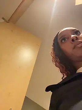 Your_Paris' Live XXX Chat