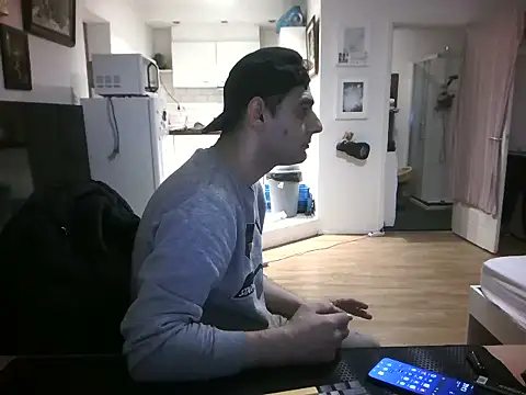 Онлайн чат XXX mihaimichael