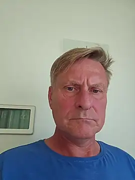 johnnym1 live XXX chat