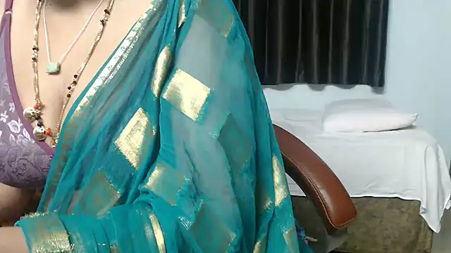 sunitha-3's Live XXX Chat