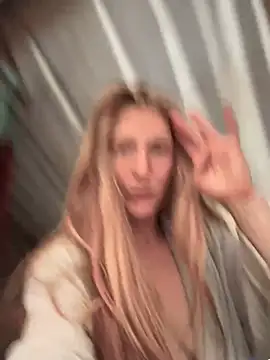 XXX chat uživo modela GoldenFlameGoddess