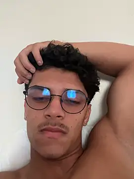 Chat +18 de Naka300 ao vivo