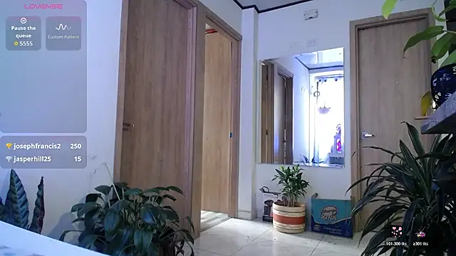 luc11_lov3 Adlı Modelin Canlı XXX Sohbeti
