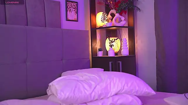 Tella_dream's Live XXX Chat