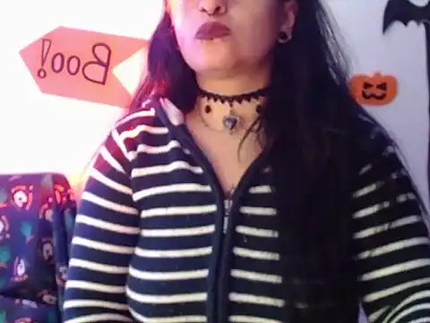 ValkiriaFoX Chat XXX in diretta