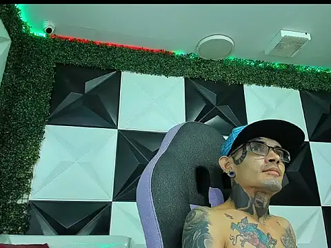 Chat +18 de Boy_tatto77 ao vivo