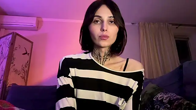 Živý XXX chat SweetFemBoyy
