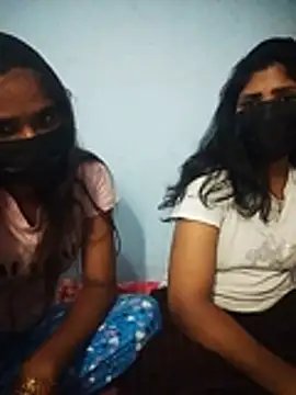 دردشة Tamil_SweetHeart الجنسية المباشرة