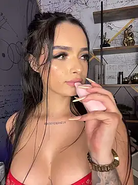 BustyAngelXXX élő XXX-chatje