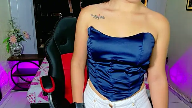 XXX chat uživo modela KattiSQUIRTTx