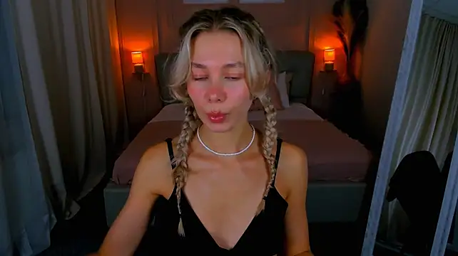LuluAlis' Live XXX Chat