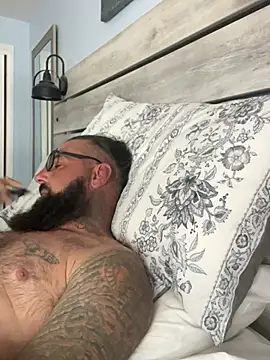 XXX chat uživo modela alphareign85