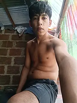 Andres123cvのライブXXXチャット