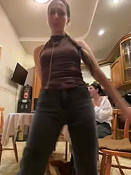 RussianGirls_ XXX чат на живо