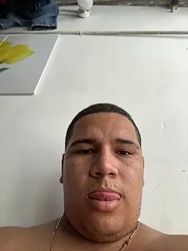 Patricio_02 Adlı Modelin Canlı XXX Sohbeti