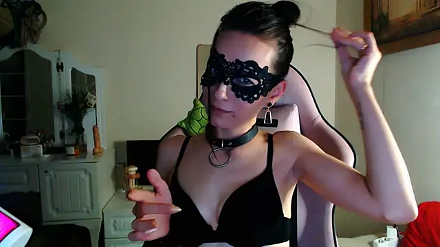 Mathilda3534 Adlı Modelin Canlı XXX Sohbeti