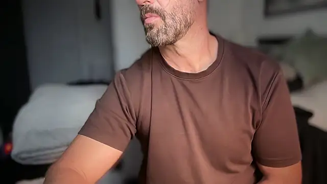 Mr_Beef Adlı Modelin Canlı XXX Sohbeti
