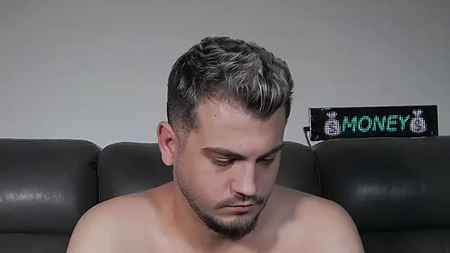 CrazyDom1 Chat XXX in diretta