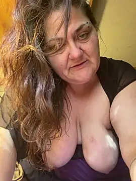 Chatroom XXX en direct de SugarTits225@xh