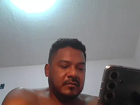 צ'אט XXX בשידור חי של Andrepika20cm