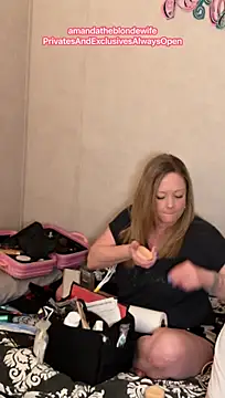 amandatheblondewifeのライブXXXチャット
