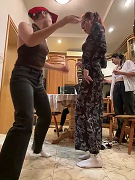 RussianGirls_のライブXXXチャット