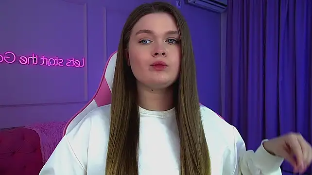 CrystalLyons Adlı Modelin Canlı XXX Sohbeti