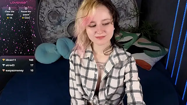 LinaVeritas' Live XXX Chat