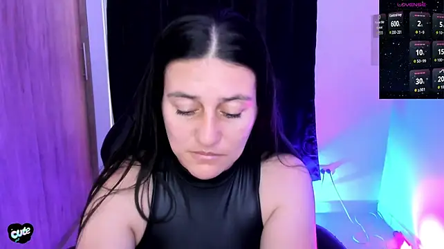 Saskyaa élő XXX-chatje