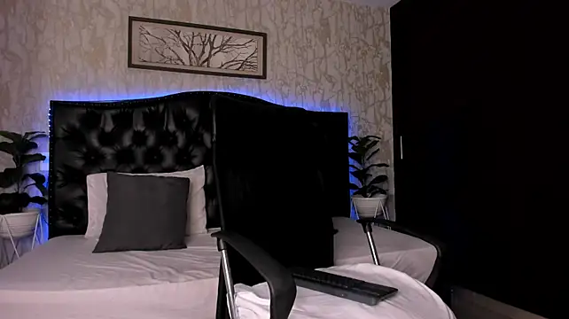 MaxCruz_ Adlı Modelin Canlı XXX Sohbeti