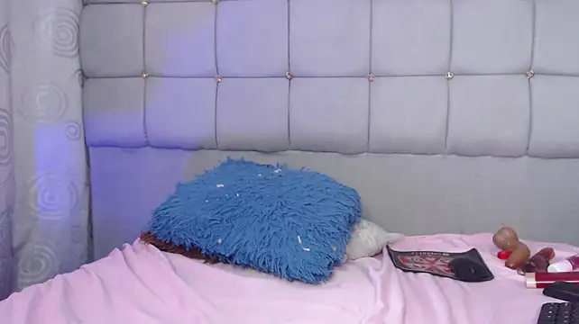 Chat +18 de charlotte_brawn ao vivo