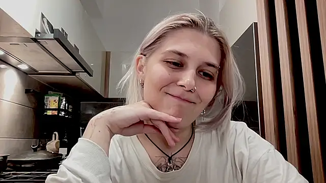 Ella_Bloom Adlı Modelin Canlı XXX Sohbeti