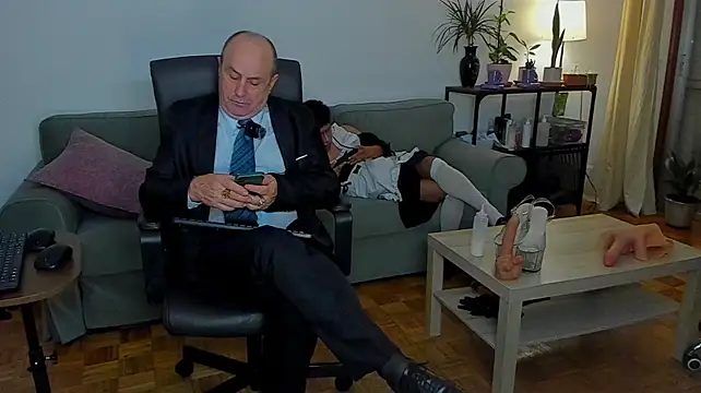 XXX chat uživo modela masterboy50
