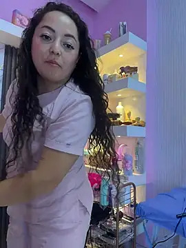 Nails_Lucia Chat XXX in diretta