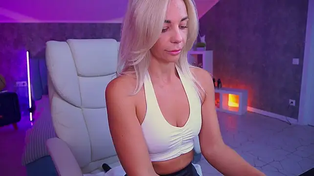 BellaRayyy's Live XXX Chat
