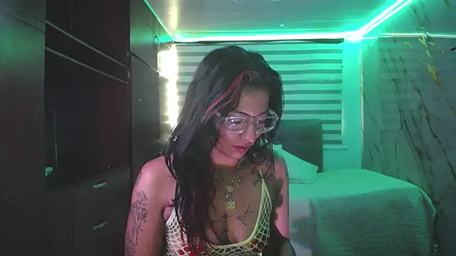 Chat +18 de SamathaMay ao vivo