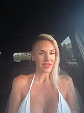 Živý XXX chat UK_Tall_Barbie_Slut