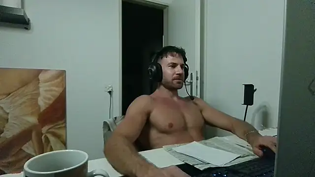 alpha-hunk Live XXX Chat