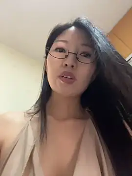 77qiqi-7777's Live XXX Chat