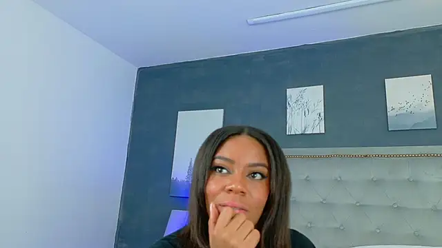LoanaVega's Live XXX Chat