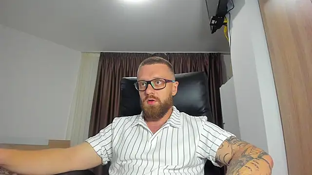 Findom_guy XXX чат на живо