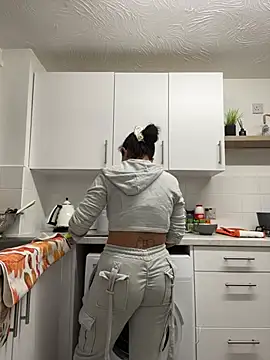 Chat +18 de magical_mia ao vivo