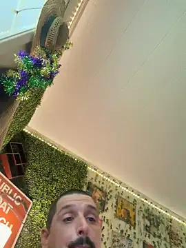 Chatroom XXX en direct de PoundedCajunGuy93