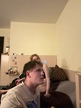 LauraundSteve_'s Live XXX Chat