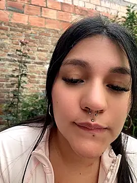 XXX chat uživo modela Emily_Gomezz