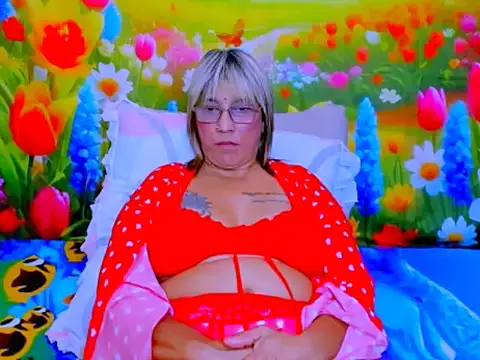 indianroxy Adlı Modelin Canlı XXX Sohbeti