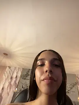 nikkydoll's Live XXX Chat