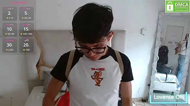 XXX chat uživo modela sasan_tay