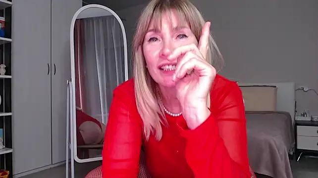 JuliaVilnet's Live XXX Chat