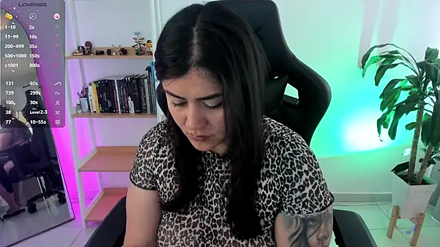 karlie02_'s Live XXX Chat